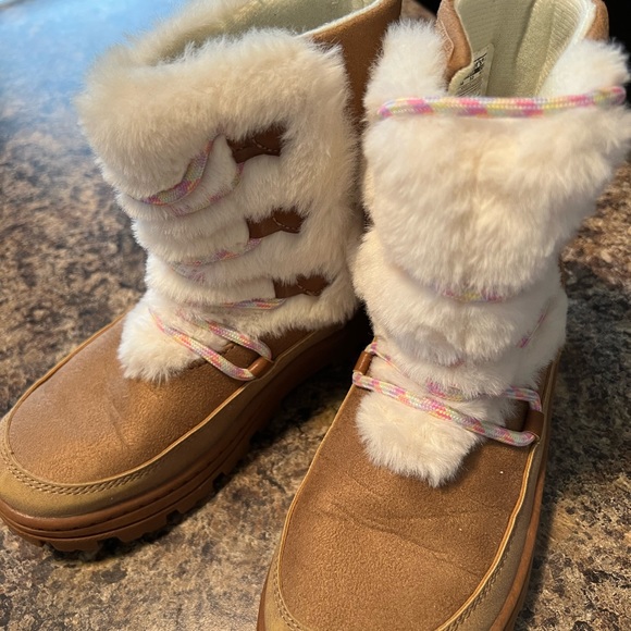 Carter’s  winter cal boots - Picture 5 of 7